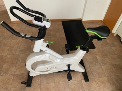 お値段⤵️⤵️⤵️更新　FITBOX (白)