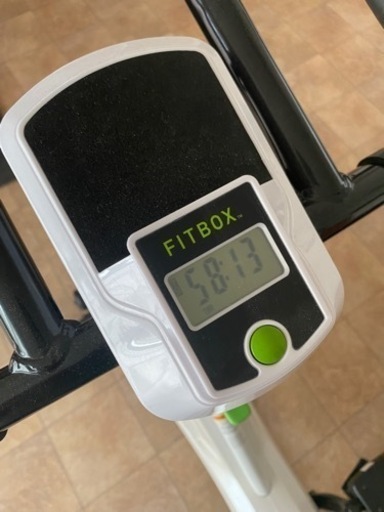 お値段⤵️⤵️⤵️更新　FITBOX (白)