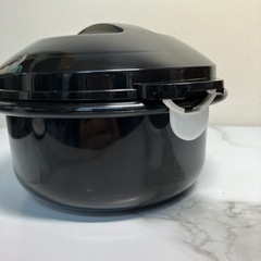 ロ2404-835 富士パックス 圧力弁でおいしく炊ける 電子レンジ用炊飯器 0.5〜2合 ブラック 汚れあり 付属品なし 中古の画像
