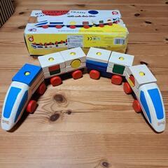 木製おもちゃ　電車、つみき