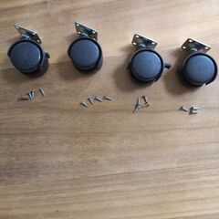 ※無料！6/2日曜日限定！木製のタンスの画像