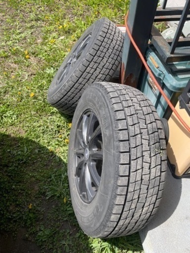 車のパーツ タイヤ、ホイール