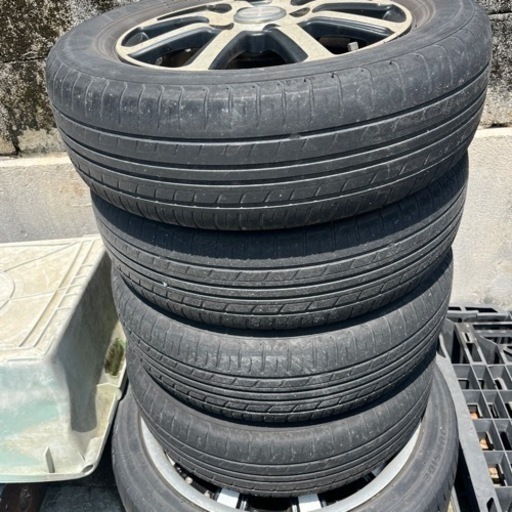 車のパーツ タイヤ、ホイール