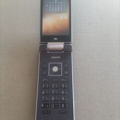 AQUOS SHF32