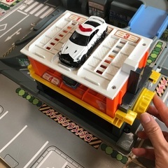 トミカ　おかたずけ　立体マップの画像