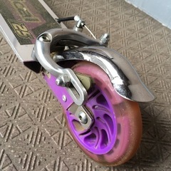 子供用キックボードの画像