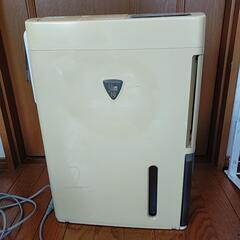 東芝除湿機　RAD−100STの画像
