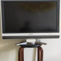 シャープ白32インチ　テレビ