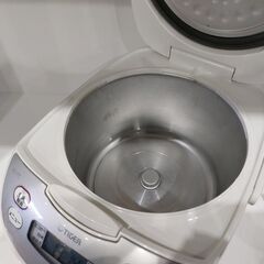 ✨安心の動作保証付✨TIGER 2023年製 マイコン炊飯ジャー JBH-G182【愛市IFC050581-104】の画像