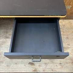 k0426603 Victor ビクター デスク ブラック 机 ワークデスク 書斎机 事務机 書斎 学習机 勉強 仕事 テーブル 傷あり 鍵なし 中古品の画像