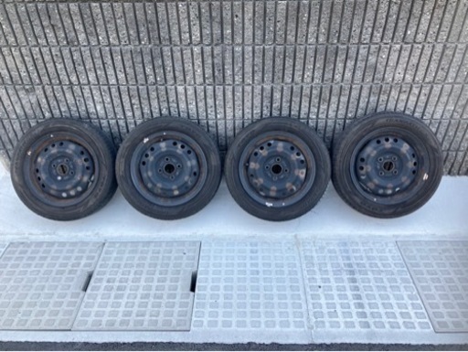 車のパーツ タイヤ、ホイール