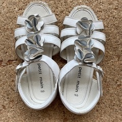 【お取引中】プティマイン　フリルサンダル　の画像