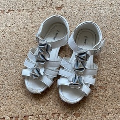 【お取引中】プティマイン　フリルサンダル　の画像