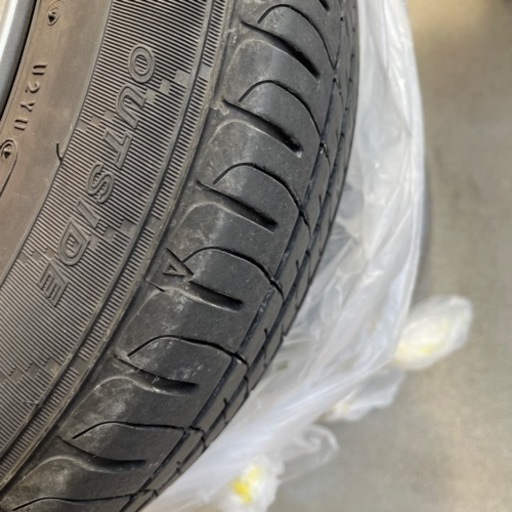 車のパーツ タイヤ、ホイール
