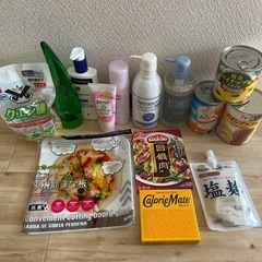 食品、日用品、ボディクリームなど