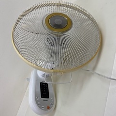 壁掛け扇風機　2012年
