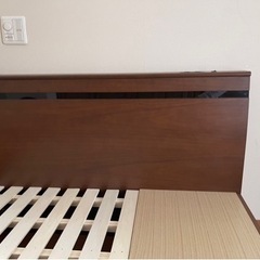 ベッドフレーム　セミダブル　ニトリ　引き出し付きの画像