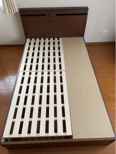 ベッドフレーム　セミダブル　ニトリ　引き出し付き