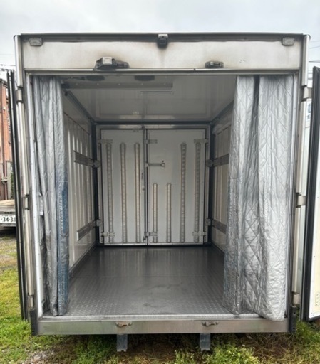 商談中　
コンテナ倉庫　断熱材入り　バイクガレージ　隠れ家