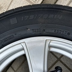 車のパーツ タイヤ、ホイールの画像