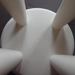 IKEA椅子２つの画像