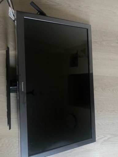 Amazonファイアースティック付き32インチ型テレビ