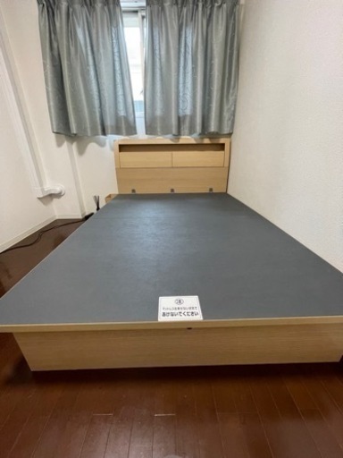 収納付きダブルベッド