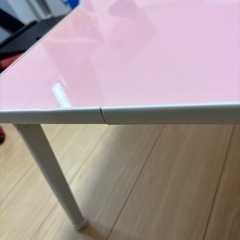 ベッド用小テーブルの画像