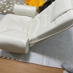 【良品】1人用高級ソファ オフホワイト皮革の画像