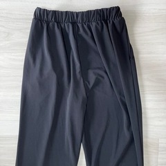 UNIQLO サルエルパンツ Sサイズの画像