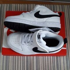 【取引中】〈新品・未使用〉NIKE スニーカー 16.5cmの画像