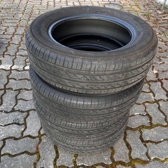 夏タイヤ　ヨコハマ　185/65R15
　
