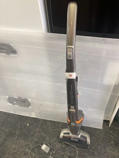 ☆中古￥1,000！Electrolux　充電式スティッククリーナー　家電　【BD204】
