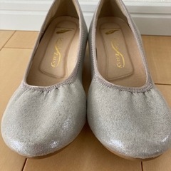 新品未使用　フォーマル　靴　21.5㎝　キッズ　ガールズ　レディース シューズ　パンプス　の画像