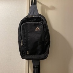 adidasショルダーバッグ　PUMAリュックの画像