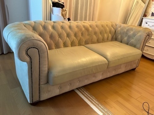 本革ソファ チェスターフィールド アンティーク　3人掛け