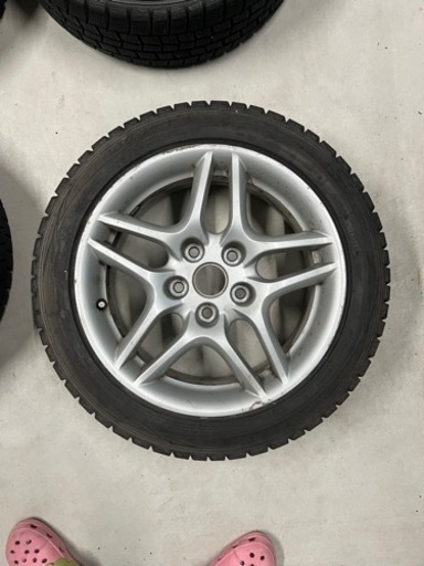 車のパーツ タイヤ、ホイール