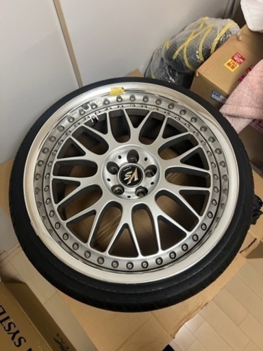18インチ work vs xxホイール  PCD100