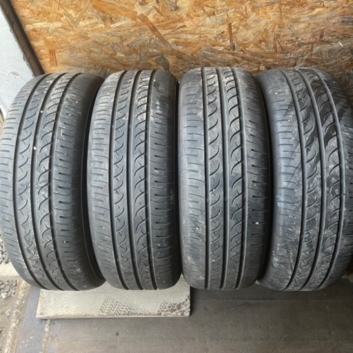 バリ山　YOKOHAMA ヨコハマ　BluEarth 215/60R16 2019年製　16インチ