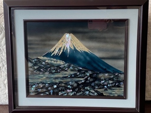 富士山の螺鈿が美しい
骨董品、絵画