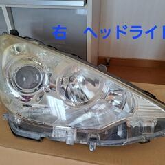 トヨタアクア NHP10 右ヘッドライト　純正