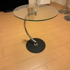 ガラス　テーブル
