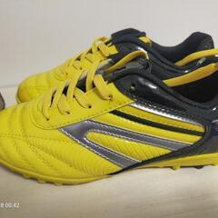 『新品』サッカー　トレーニングシューズ　22cmの画像