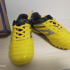 『新品』サッカー　トレーニングシューズ　22cmの画像