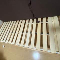 すのこ式ベッドとマットレスの画像