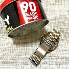[希少:未使用保管/稼働]ミッキーマウス 90th anniversary プレミアムレリーフリストウォッチ/特製缶ケース/腕時計の画像