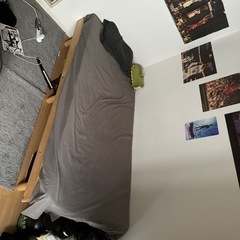 マットレスとベッドフレームです