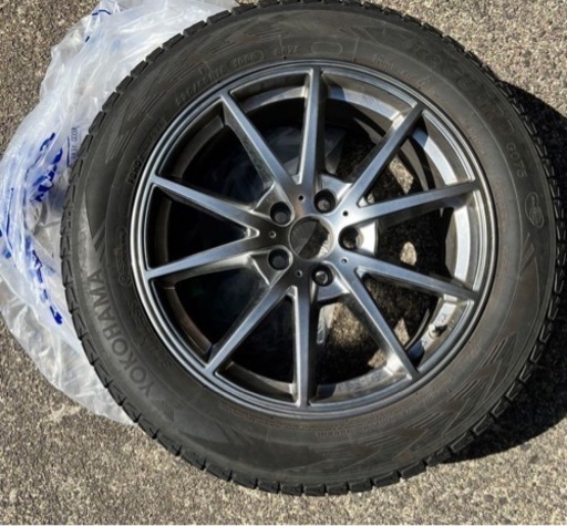 車のパーツ タイヤ、ホイール