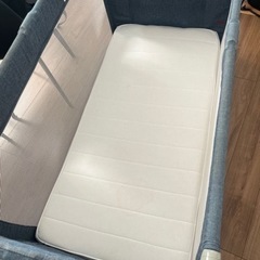 ベビーベッドの画像