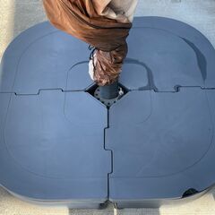 IKEA　ハンギングパラソル　パラソル　セグラロー　ベース付きの画像
